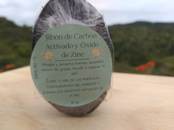 Jabón de Carbón Activado y Óxido de Zinc*